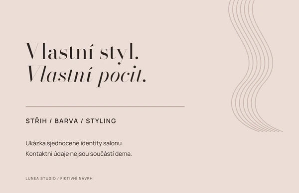 Zadní strana vizitky: pudrové pozadí, Vlastní styl. Vlastní pocit. a jasné upozornění na chybějící kontakty v demu.